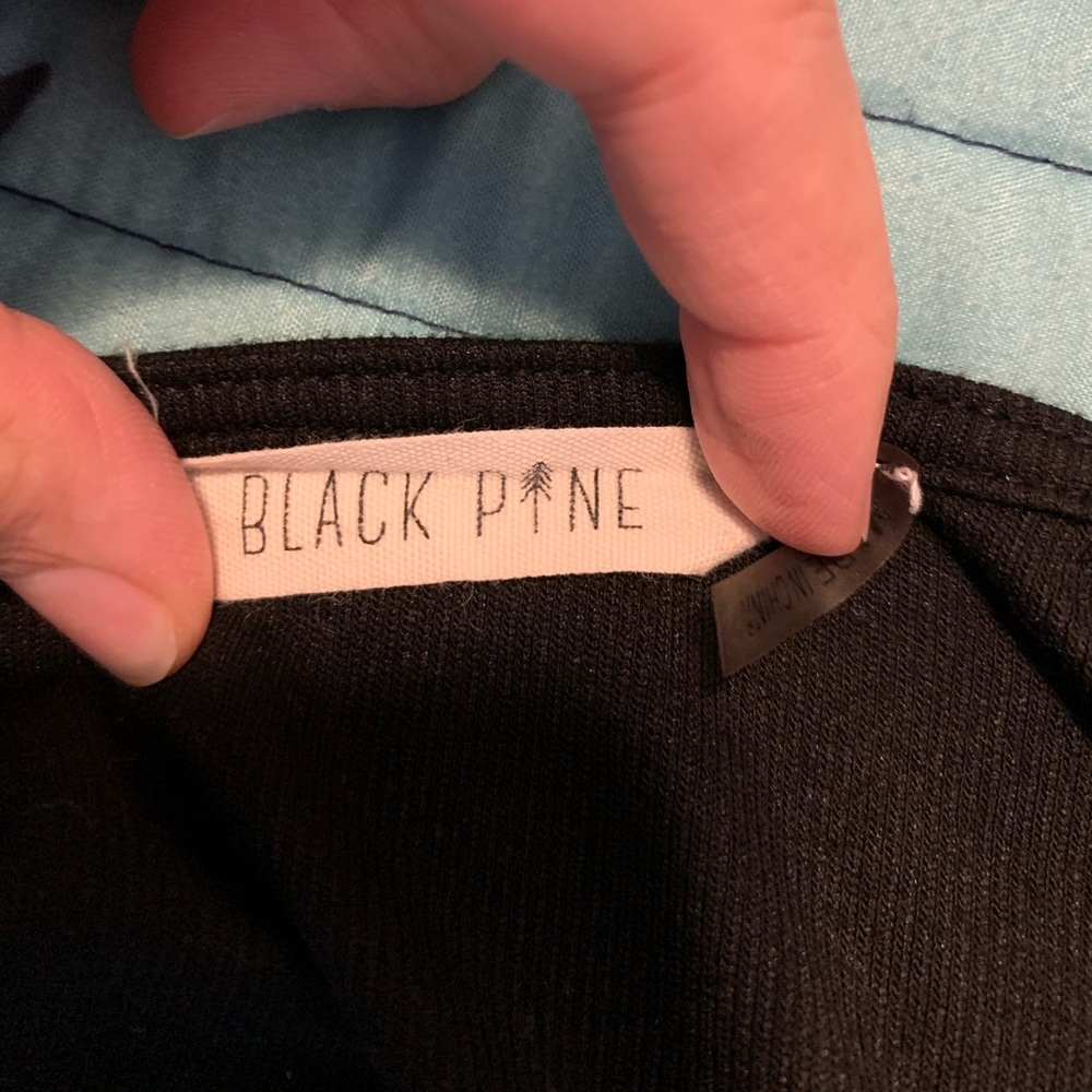 Black squared neck shirt